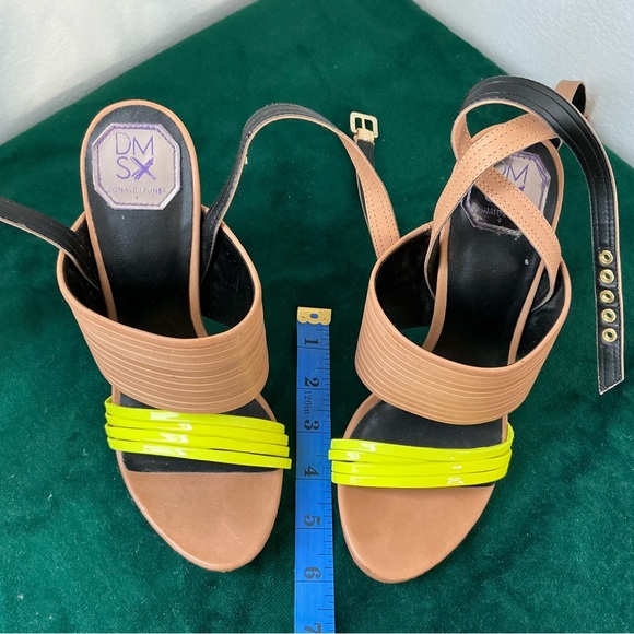 Stylish Tan and Neon Green Women's Sandals - Picture 1 of 4